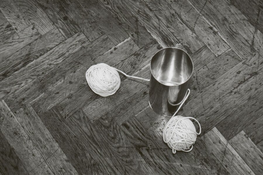 Fotografie z autorské rekonstrukce Osmihodinové výstavy z roku 1970 Dalibora Chatrného, 1990, foto: Marie Kratochvílová